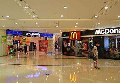 商场迎来“倒闭潮”？不少商家撤离、关店，都是电商惹的祸