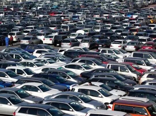 天啊！燃油车价格战多米洛骨牌效应席卷全国